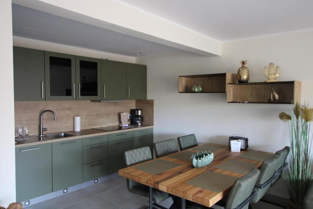 Seeblick 1 room 2